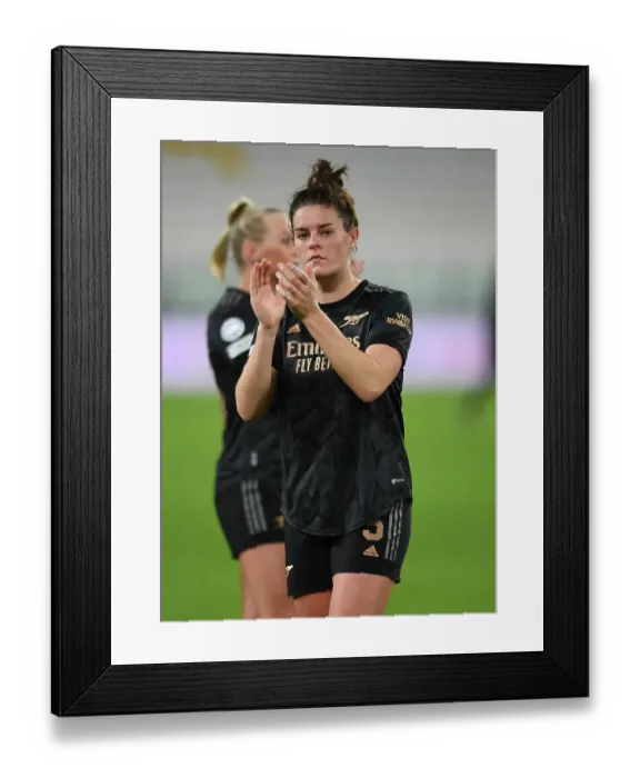Framed Print : Jennifer Beattie's Triumphant Clap: Arsenal's Victory in Juventus vs. Arsenal (UEFA Women's Champions League Group C, Turin 2022)