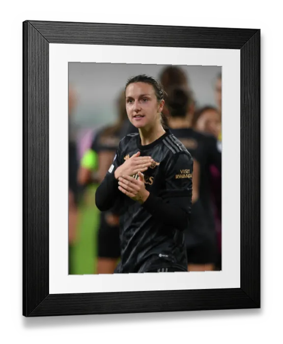 Framed Print : Arsenal Women Triumph in Turin: Lotte Wubben-Moy Celebrates Victory over Juventus Women in UEFA Champions League