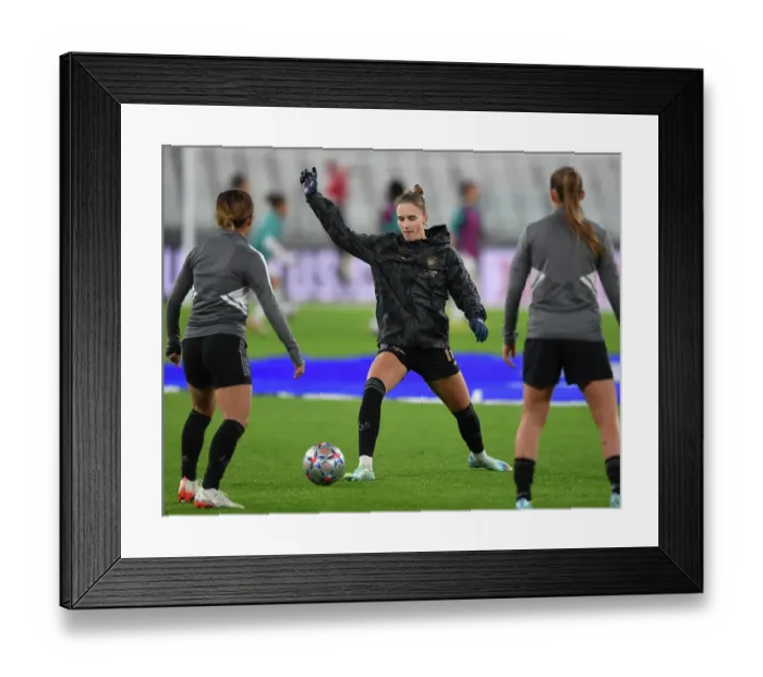 Framed Print : Juventus vs Arsenal: Miedema Leads Women's Champions League Clash in Turin