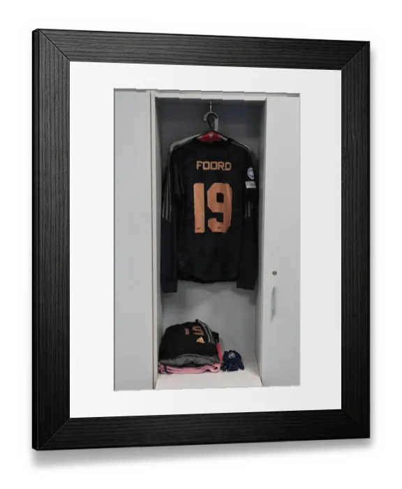 Framed Print : Arsenal's Pre-Match Preparation: Juventus Women vs Arsenal Women, UEFA Champions League Group C, Turin, Italy (November 2022) Framed Print : Arsenal's Pre-Match Preparation: Juventus Women vs Arsenal Women, UEFA Champions League Group C, Turin, Italy (November 2022)