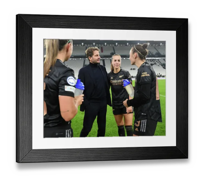 Framed Print : Juventus vs Arsenal: Walti and Montemurro Confer After Group C Clash in Turin