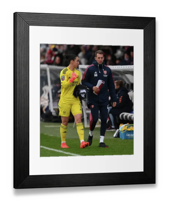 Framed Print : Arsenal Women's Half-Time Huddle: Goalkeeper Manuela Zinsberger and Coach Seb Barton Discuss Strategy