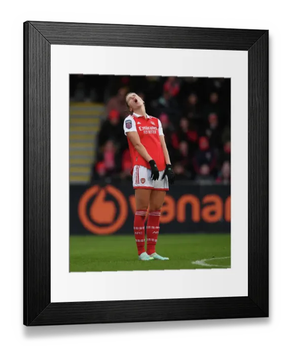 Framed Print : Arsenal's Vivianne Miedema Shines in Women's Super League Clash Against Everton