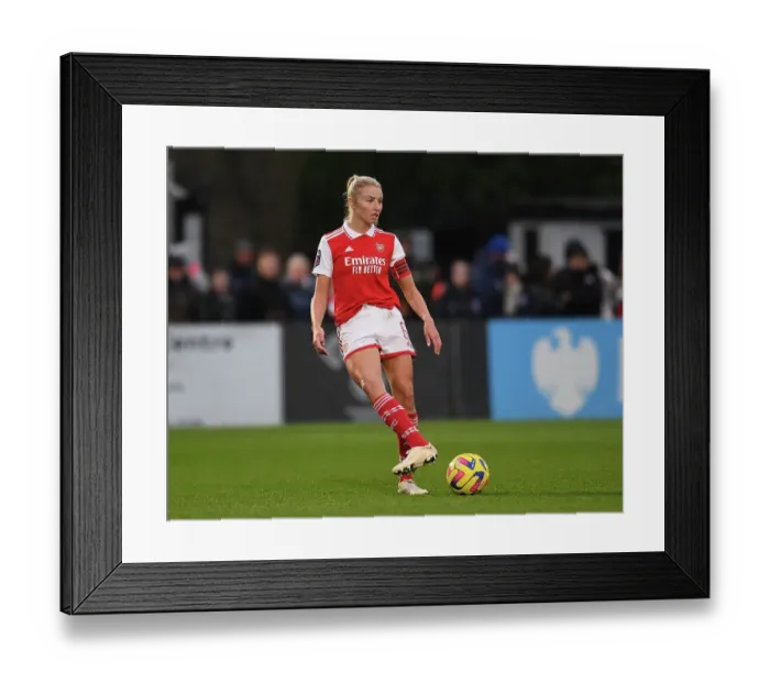 Framed Print : Arsenal's Leah Williamson in Action: Arsenal Women vs. Everton Women, FA Women's Super League 2022-23 Framed Print : Arsenal's Leah Williamson in Action: Arsenal Women vs. Everton Women, FA Women's Super League 2022-23