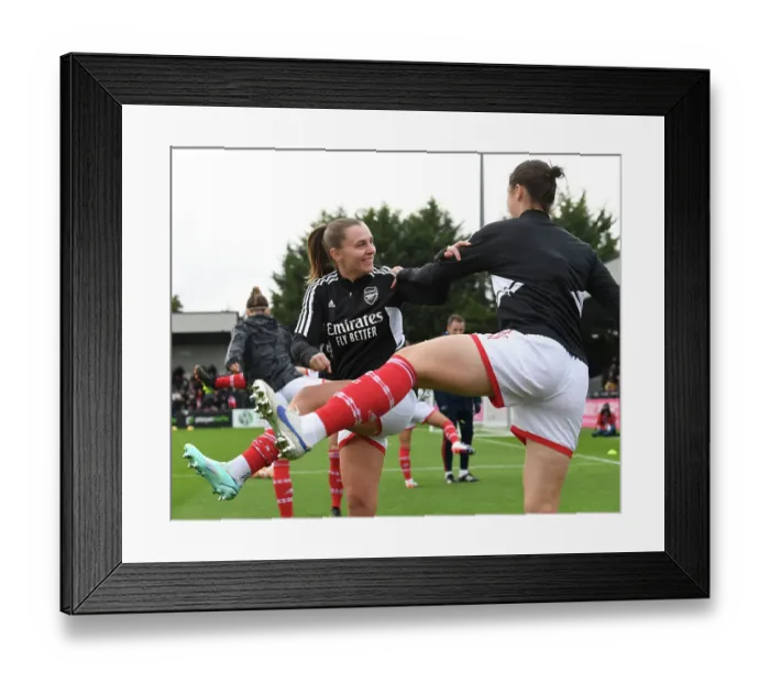 Framed Print : Arsenal Women's Squad Gears Up for FA Women's Super League Clash against Everton at Meadow Park
