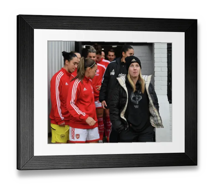 Framed Print : Beth Mead: Arsenal Star Gears Up for FA WSL Showdown Against Everton at Meadow Park