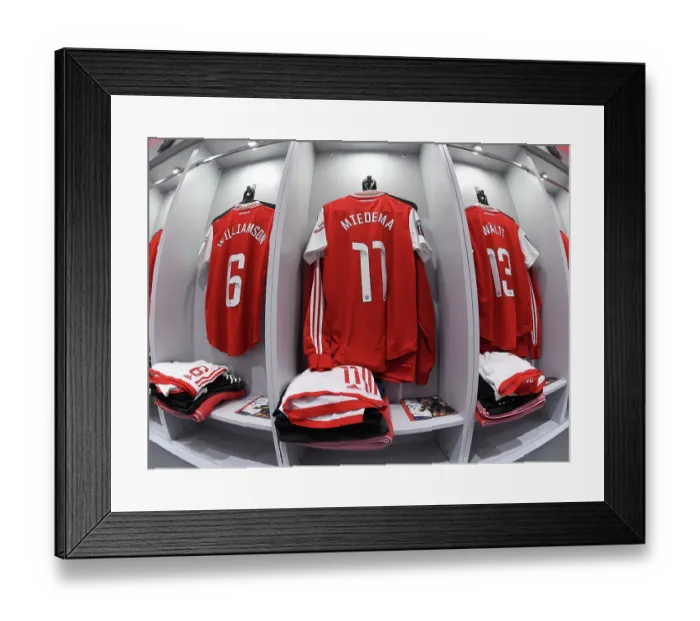 Framed Print : Arsenal Women Ready for FA WSL Clash Against Everton at Meadow Park Framed Print : Arsenal Women Ready for FA WSL Clash Against Everton at Meadow Park