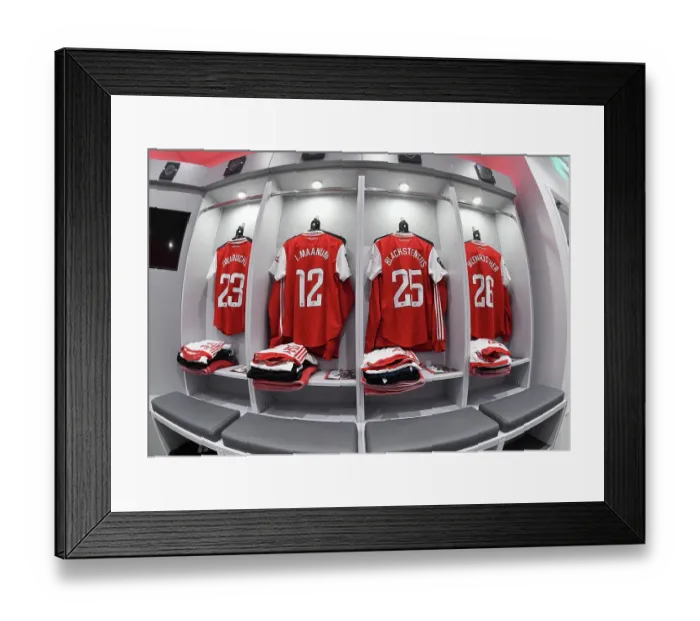 Framed Print : Arsenal Women Prepare for Battle: Arsenal v Everton FC, FA Women's Super League, Meadow Park, December 2022