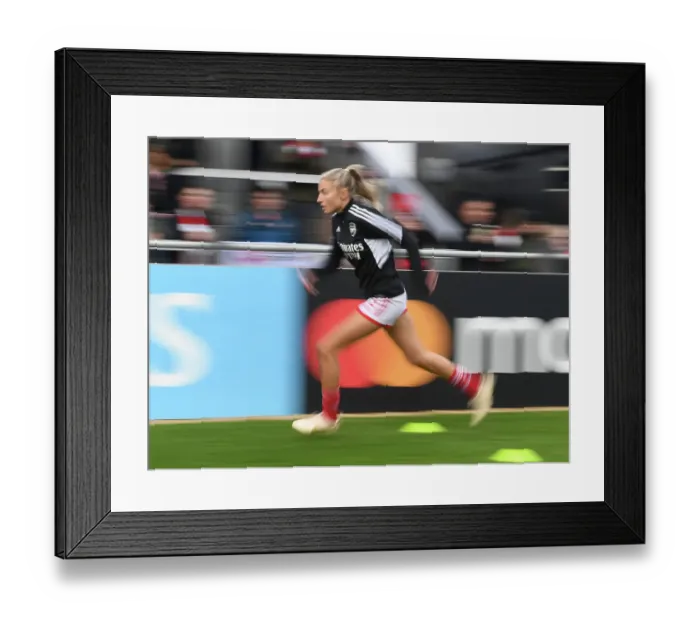 Framed Print : Arsenal's Leah Williamson Gears Up for FA Women's Super League Clash Against Everton