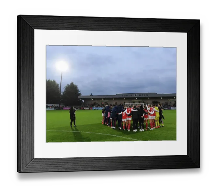 Framed Print : Arsenal Women's Team Huddle after Victory over Everton in FA WSL (December 2022)