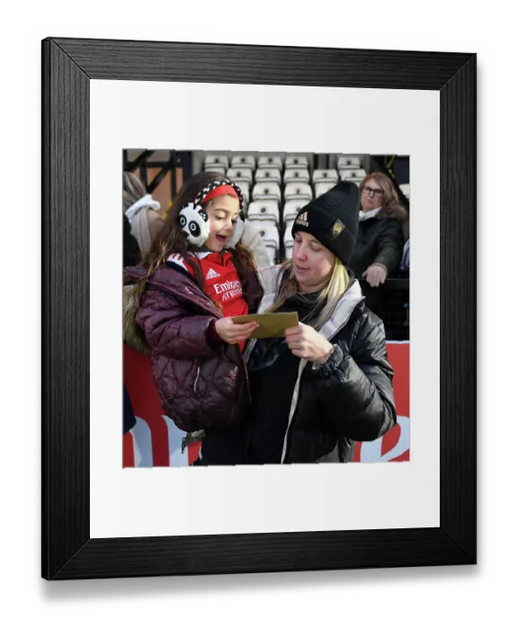 Framed Print : Arsenal Women's Beth Mead Receives Heartwarming Gesture from Young Fan after Match vs. Everton Women