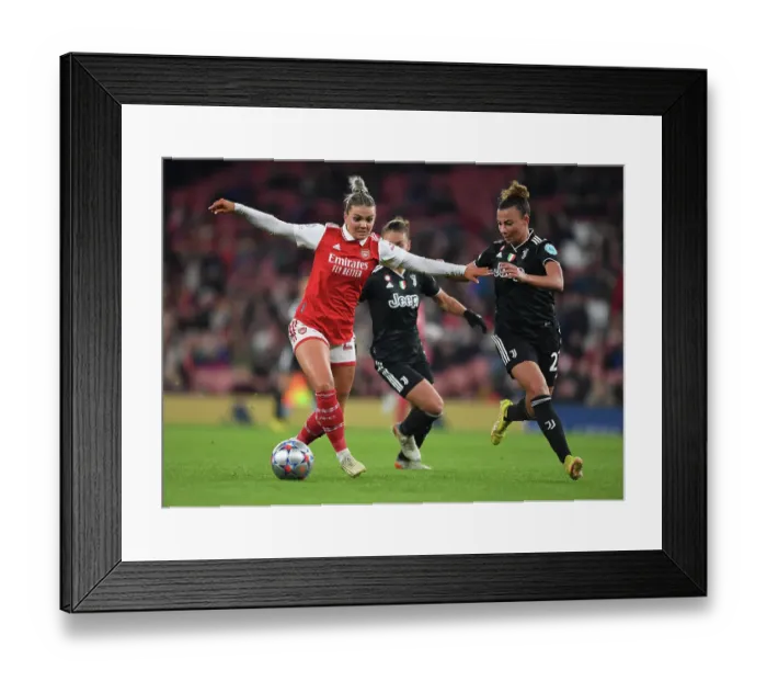 Framed Print : Battle in Group C: Arsenal FC vs Juventus FC - Arsenal Women vs Juventus Women in the UEFA Champions League at Emirates Stadium Framed Print : Battle in Group C: Arsenal FC vs Juventus FC - Arsenal Women vs Juventus Women in the UEFA Champions League at Emirates Stadium