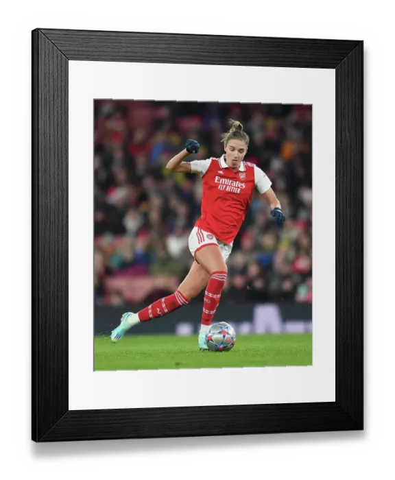 Framed Print : Arsenal WFC vs Juventus FC: Viviane Miedema in Action - UEFA Women's Champions League Group C, Emirates Stadium, London, 2022 Framed Print : Arsenal WFC vs Juventus FC: Viviane Miedema in Action - UEFA Women's Champions League Group C, Emirates Stadium, London, 2022