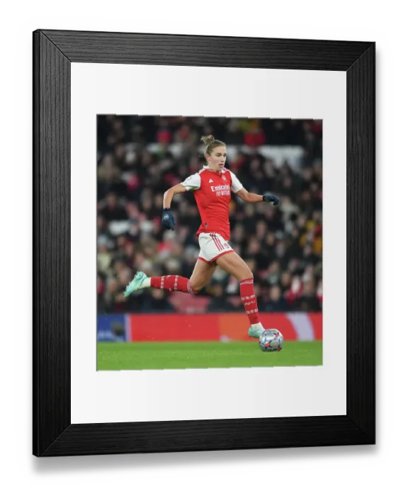 Framed Print : Vivianne Miedema in Action: Arsenal Women vs Juventus Women - UEFA Women's Champions League Group C, London 2022 Framed Print : Vivianne Miedema in Action: Arsenal Women vs Juventus Women - UEFA Women's Champions League Group C, London 2022