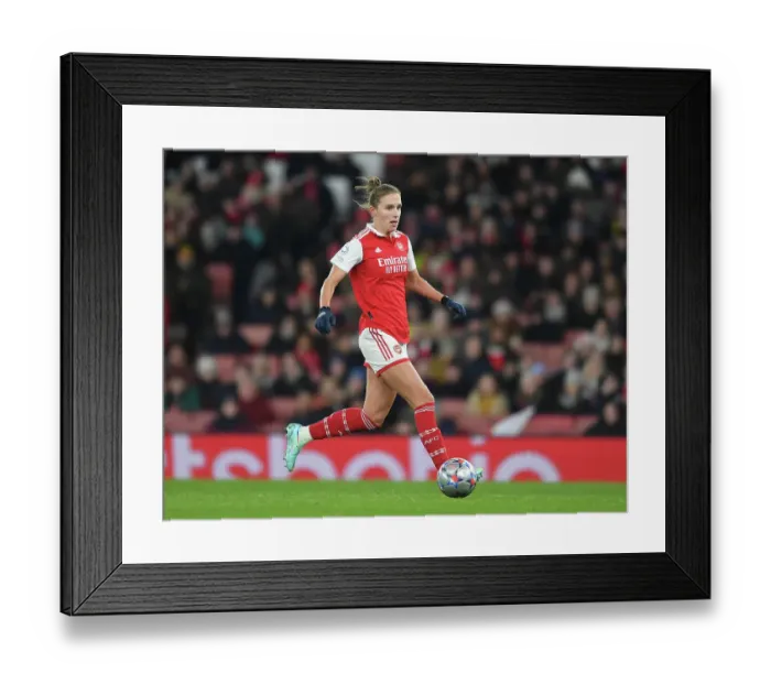 Framed Print : Arsenal WFC vs Juventus FC: Vivianne Miedema in Action - UEFA Women's Champions League Group C, Emirates Stadium, London, 2022 Framed Print : Arsenal WFC vs Juventus FC: Vivianne Miedema in Action - UEFA Women's Champions League Group C, Emirates Stadium, London, 2022