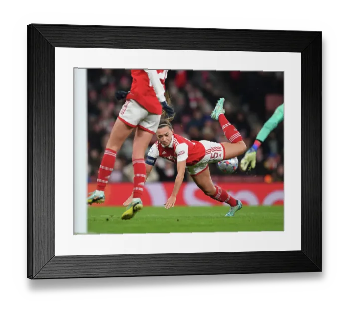 Framed Print : Arsenal Women vs Juventus FC: Clash in Champions League Group C (December 2022) Framed Print : Arsenal Women vs Juventus FC: Clash in Champions League Group C (December 2022)