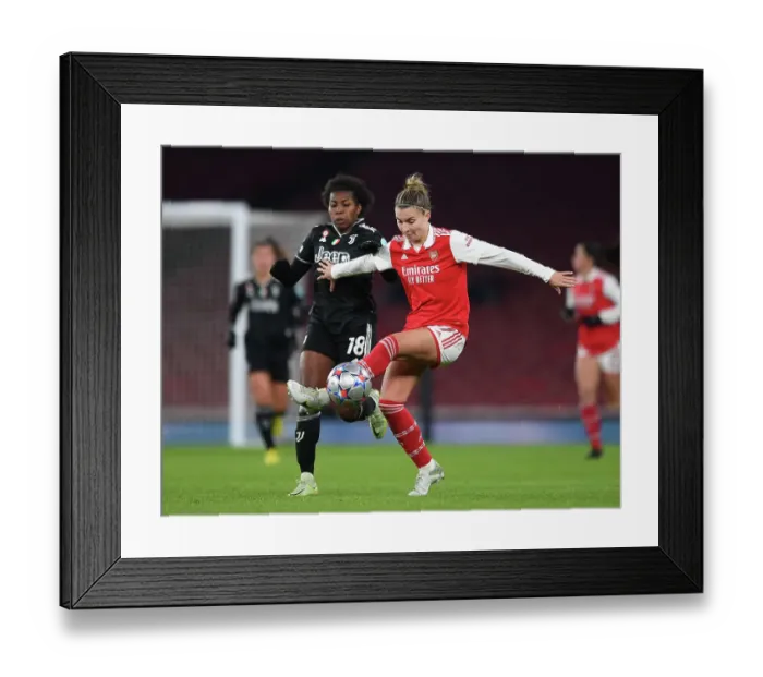 Framed Print : Arsenal WFC vs Juventus FC: A Battle in the UEFA Women's Champions League