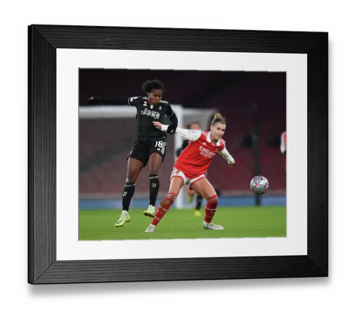 Framed Print : Arsenal Women vs Juventus Women: Clash in UEFA Champions League Group C