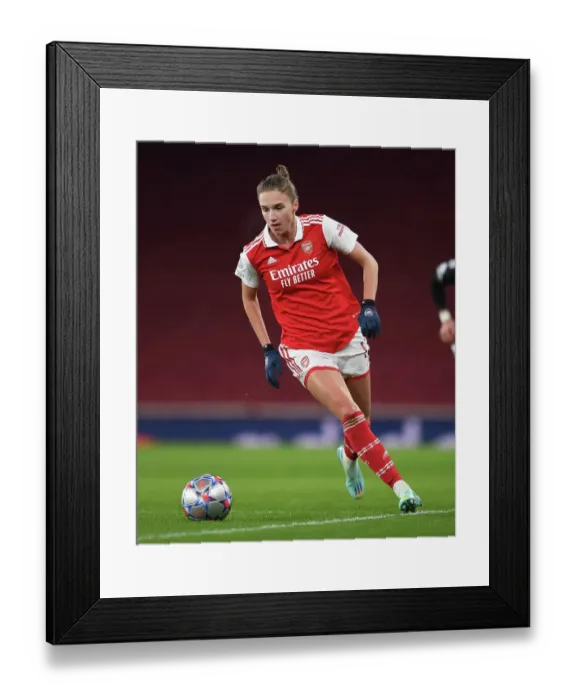 Framed Print : Vivianne Miedema in Action: Arsenal Women Take on Juventus Women in UEFA Champions League Group C, London 2022 Framed Print : Vivianne Miedema in Action: Arsenal Women Take on Juventus Women in UEFA Champions League Group C, London 2022