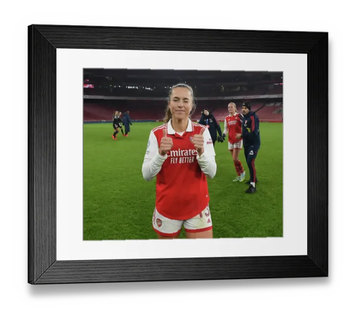 Framed Print : Arsenal Women vs Juventus Women: Battle in the UEFA Champions League at Emirates Stadium