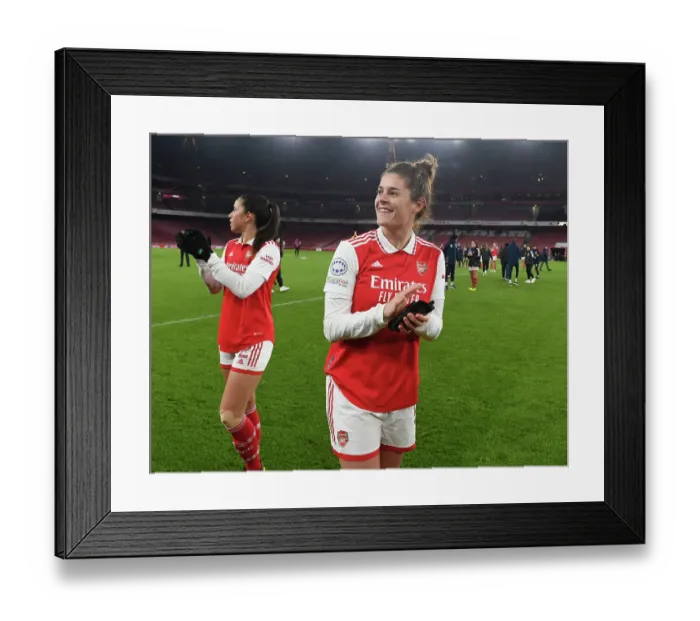 Framed Print : Arsenal Women vs Juventus Women: UEFA Women's Champions League Clash at Emirates Stadium (2022-23)
