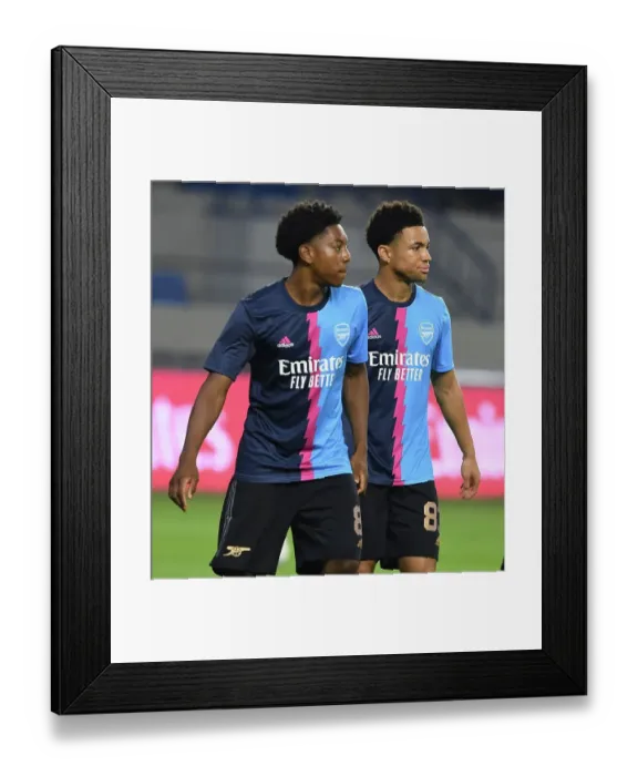 Framed Print : Arsenal vs. Olympique Lyonnais: Dubai Super Cup Showdown, 2022