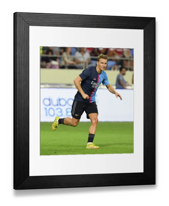 Framed Print : Arsenal vs. Olympique Lyonnais: Dubai Super Cup Clash, 2022