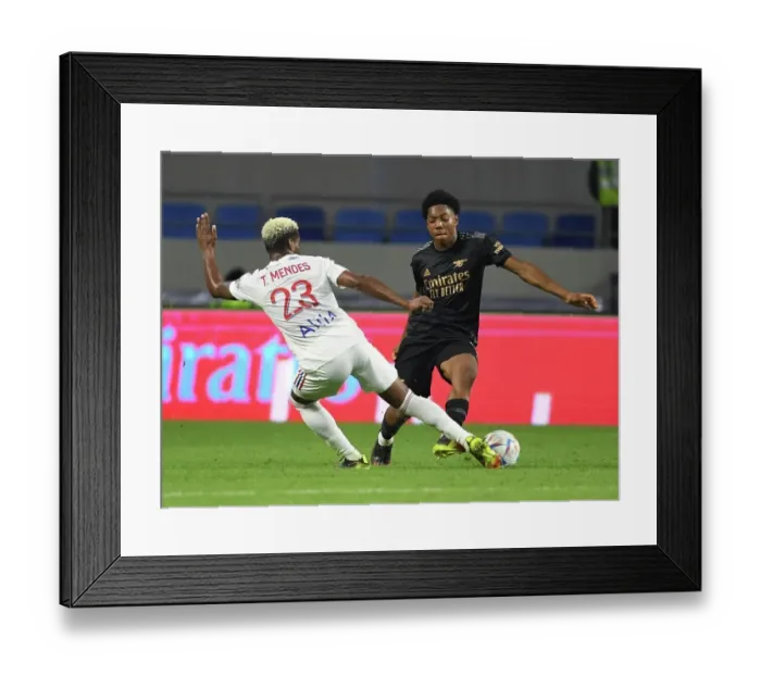 Framed Print : Arsenal vs. Olympique Lyonnais: Dubai Super Cup Clash (2022-23)