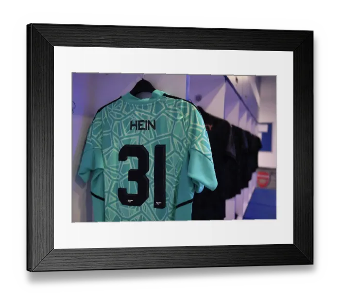 Framed Print : Arsenal FC in Dubai: Preparing for Arsenal vs. Olympique Lyonnais in the Dubai Super Cup