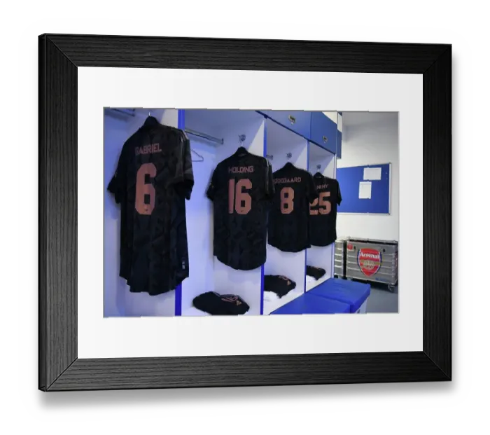 Framed Print : Arsenal Football Club: Preparing for Arsenal v Olympique Lyonnais in the Dubai Super Cup Framed Print : Arsenal Football Club: Preparing for Arsenal v Olympique Lyonnais in the Dubai Super Cup