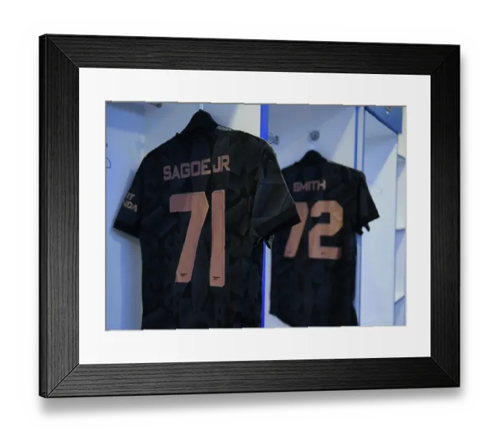 Framed Print : Arsenal FC: Readying for Arsenal vs. Olympique Lyonnais in the Dubai Super Cup