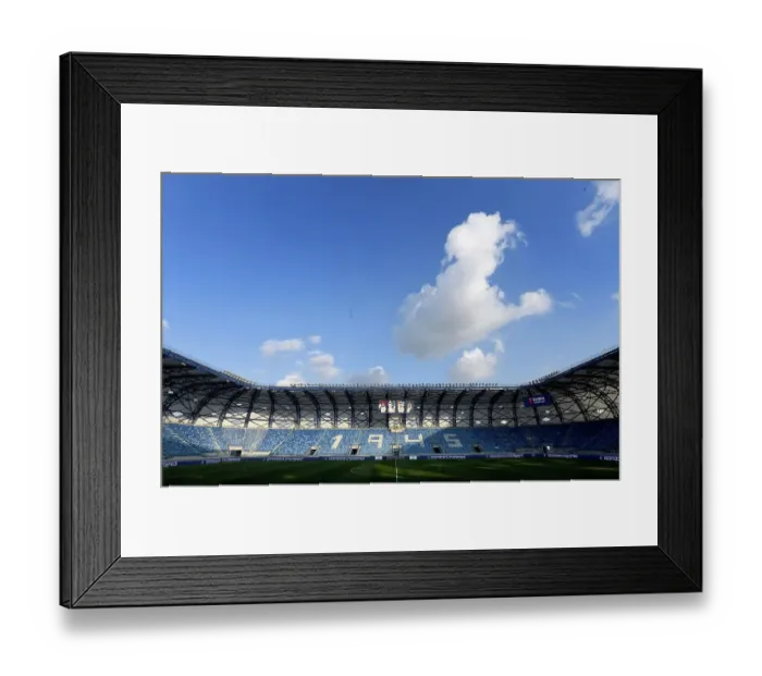 Framed Print : Arsenal vs. Olympique Lyonnais: Dubai Super Cup Showdown (2022)