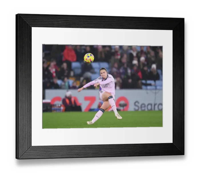 Framed Print : Arsenal's Lotte Wubben-Moy in Action against Aston Villa in FA Women's Super League (2022-23)