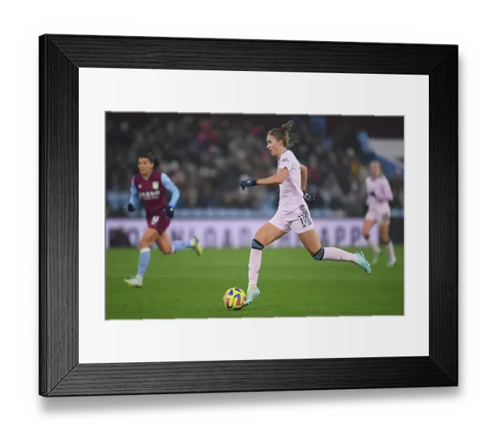 Framed Print : Vivianne Miedema in Action: Aston Villa vs. Arsenal, Barclays Women's Super League, 2022-23