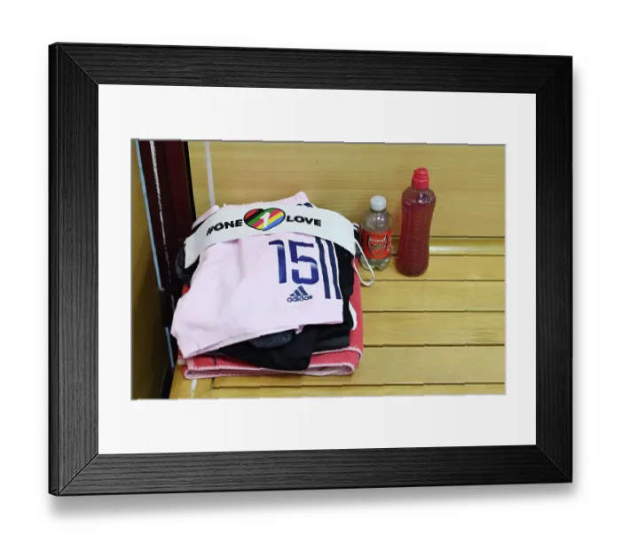 Framed Print : Arsenal's Katie McCabe Displays One Love Captain's Armband Ahead of Aston Villa Clash (FA Women's Super League, December 2022) Framed Print : Arsenal's Katie McCabe Displays One Love Captain's Armband Ahead of Aston Villa Clash (FA Women's Super League, December 2022)