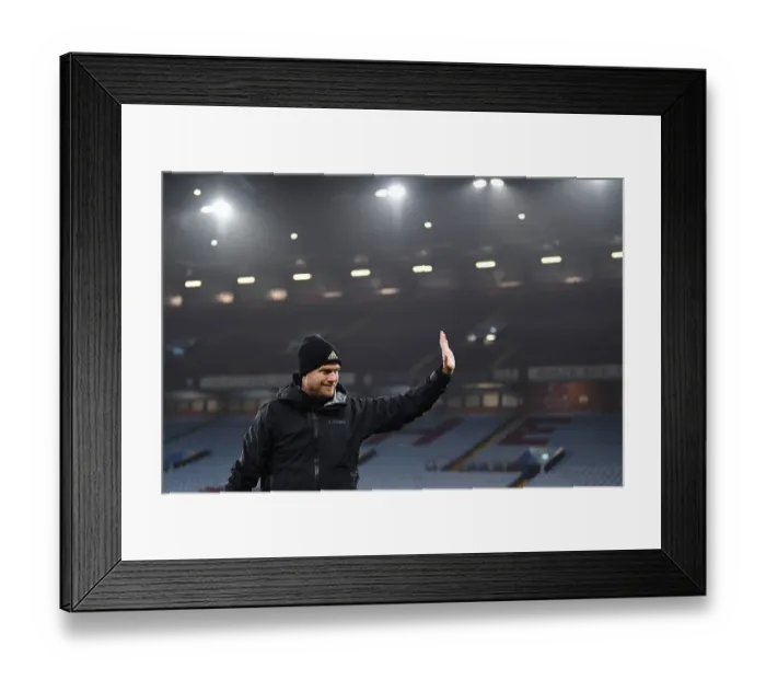 Framed Print : Arsenal Women's Coach Reacts after Aston Villa vs Arsenal (2022-23)