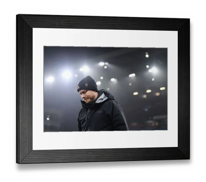 Framed Print : Arsenal Women's Coach Reacts After FA WSL Match Against Aston Villa (2022-23) Framed Print : Arsenal Women's Coach Reacts After FA WSL Match Against Aston Villa (2022-23)