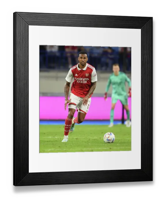 Framed Print : Arsenal vs AC Milan: Dubai Super Cup Showdown, 2022