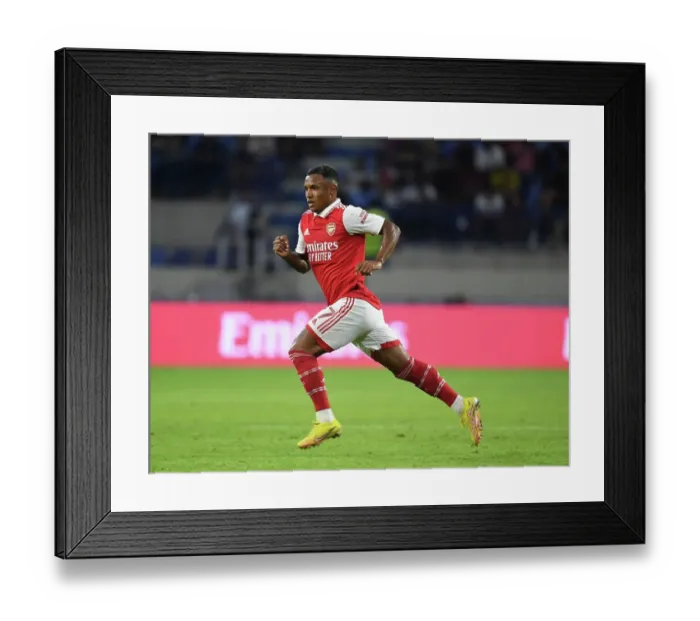Framed Print : Arsenal vs AC Milan: Dubai Super Cup Showdown, 2022