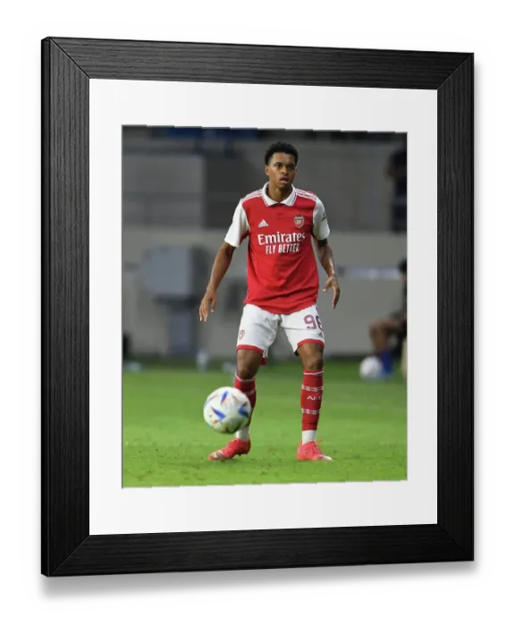 Framed Print : Arsenal vs AC Milan: Dubai Super Cup Showdown, 2022