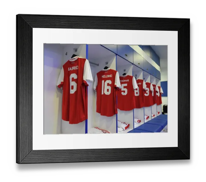 Framed Print : Arsenal FC: Gunners Prepare for Battle against AC Milan - Dubai Super Cup Framed Print : Arsenal FC: Gunners Prepare for Battle against AC Milan - Dubai Super Cup