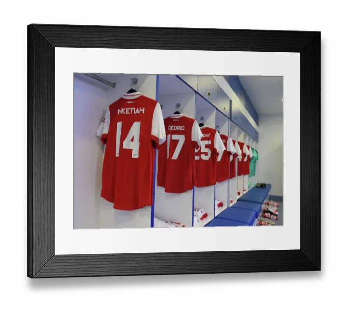 Framed Print : Arsenal FC: Preparing for Battle - Arsenal v AC Milan, Dubai Super Cup 2022-23