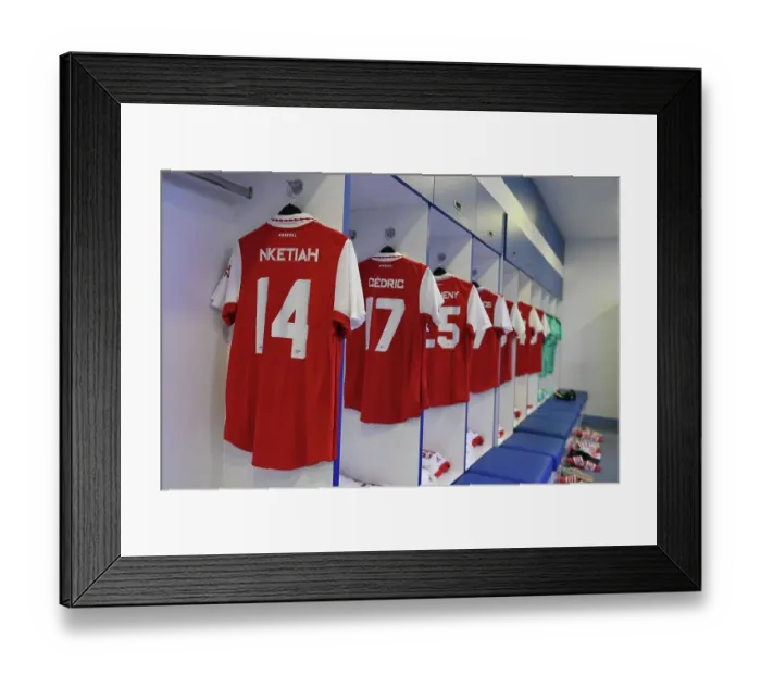 Framed Print : Arsenal FC: Preparing for Battle - Arsenal vs AC Milan, Dubai Super Cup 2022-23