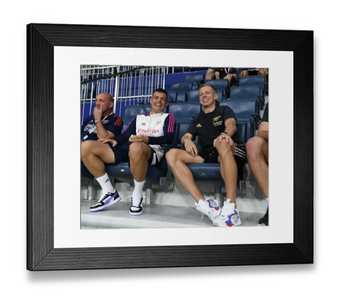 Framed Print : Arsenal's Xhaka and Zinchenko in Action: Arsenal vs AC Milan, Dubai Super Cup (2022-23)