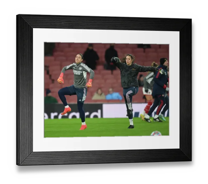 Framed Print : Arsenal Women's Champions League: Kim Little's Pre-Match Focus vs Olympique Lyonnais (2022-23)