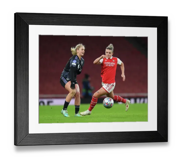 Framed Print : Arsenal FC: Kim Little's Steadfast Preparation in the Changing Room Before Arsenal vs. Olympique Lyonnais (UEFA Women's Champions League, 2022-23) Framed Print : Arsenal FC: Kim Little's Steadfast Preparation in the Changing Room Before Arsenal vs. Olympique Lyonnais (UEFA Women's Champions League, 2022-23)
