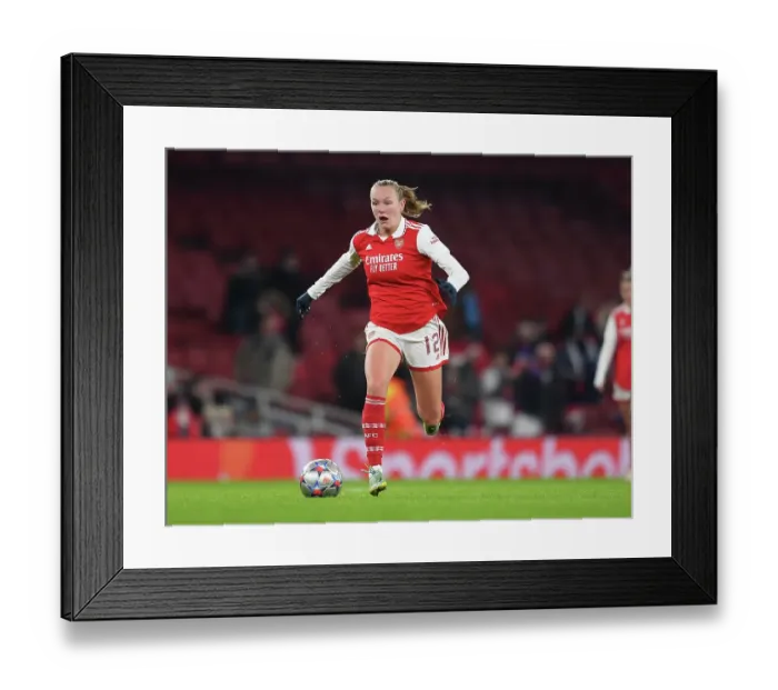 Framed Print : Arsenal's Kim Little: Pre-Match Focus against Olympique Lyonnais in UEFA Women's Champions League (2022-23) Framed Print : Arsenal's Kim Little: Pre-Match Focus against Olympique Lyonnais in UEFA Women's Champions League (2022-23)