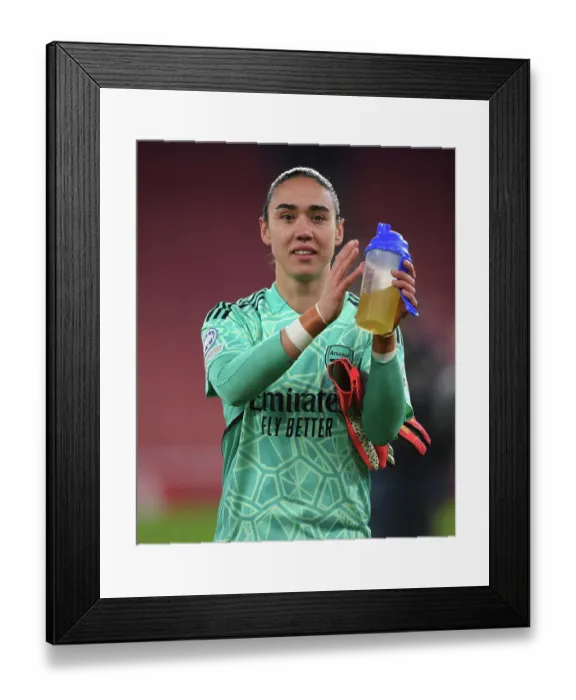 Framed Print : Arsenal FC: Kim Little's Changing Room Moment before Arsenal vs Olympique Lyonnais, UEFA Women's Champions League, 2022-23