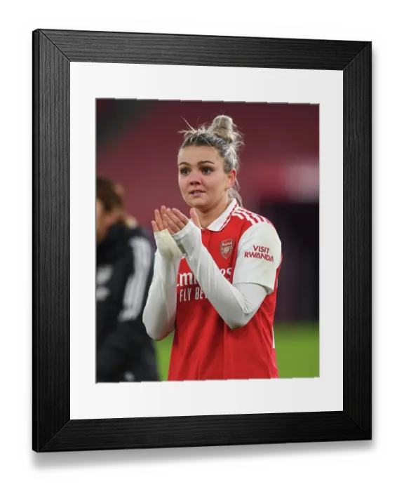 Framed Print : Arsenal FC vs Olympique Lyonnais: Kim Little's Changing Room Moment - UEFA Women's Champions League Group C (2022-23) Framed Print : Arsenal FC vs Olympique Lyonnais: Kim Little's Changing Room Moment - UEFA Women's Champions League Group C (2022-23)