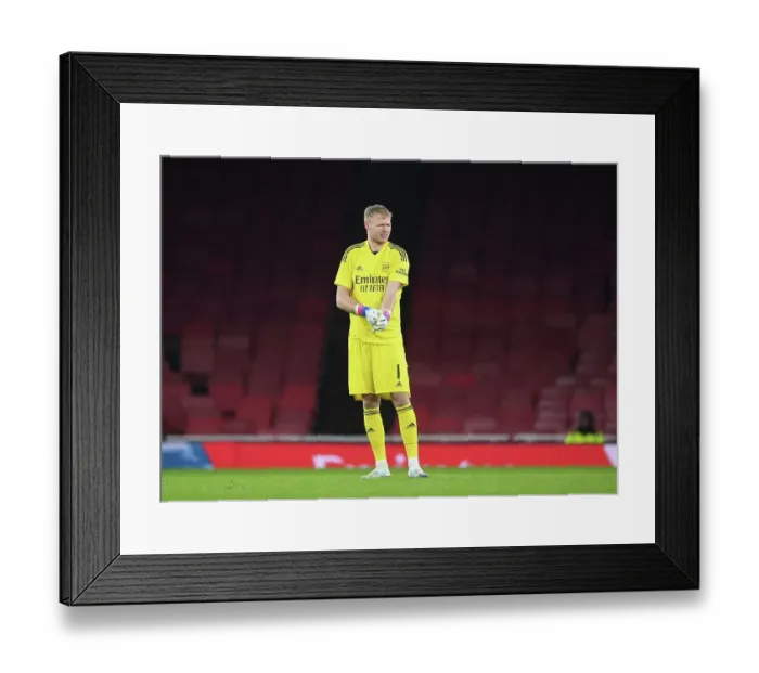 Framed Print : Arsenal vs Juventus: Aaron Ramsdale's Action-Packed Performance at the Emirates (2022-23)